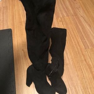 Long thigh boots